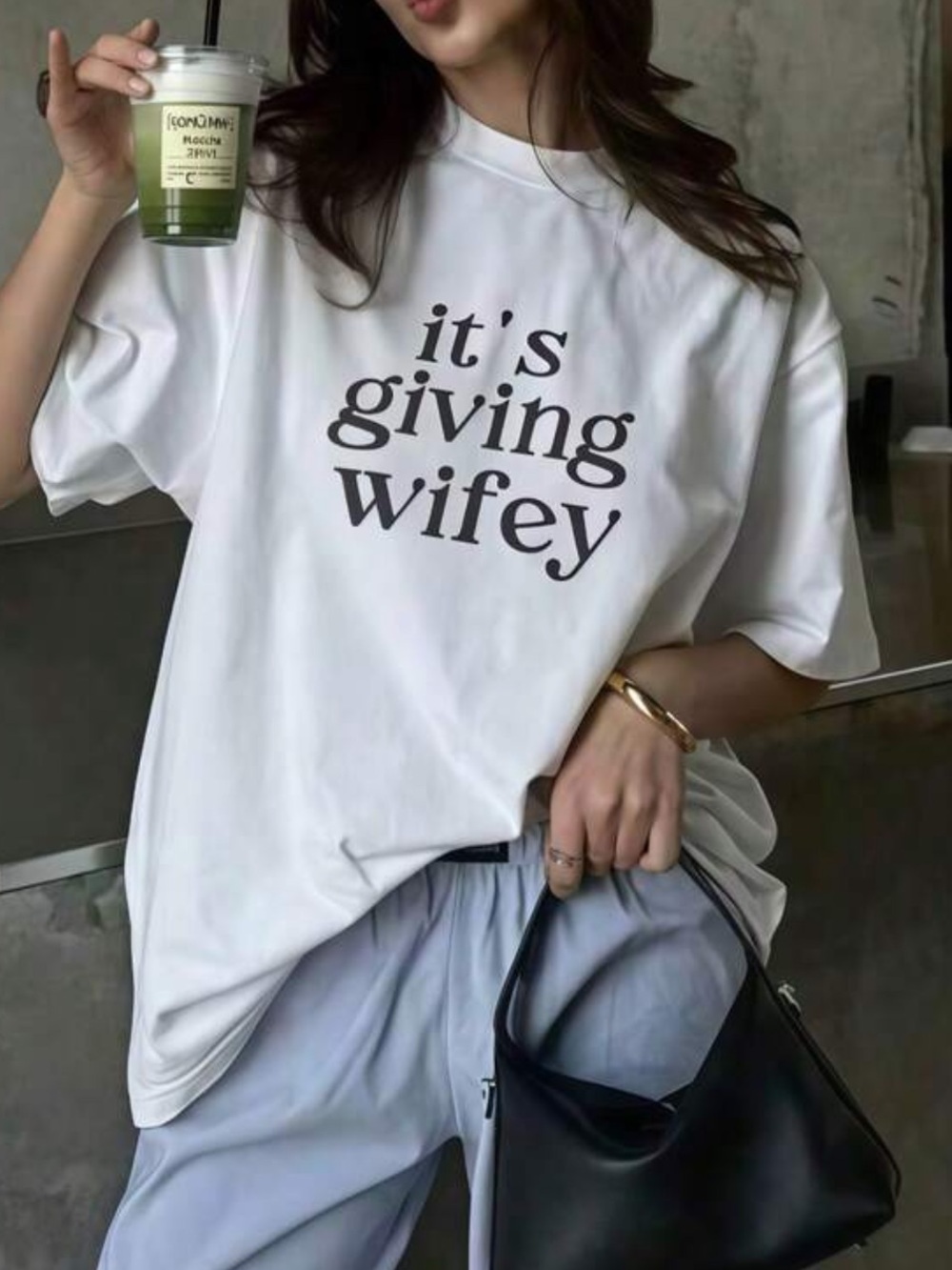 White “it’s giving wifey” T-Shirt